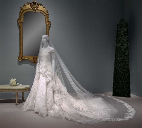 is oscar de laurentiis clothing fakes|oscar de la renta wedding gown.